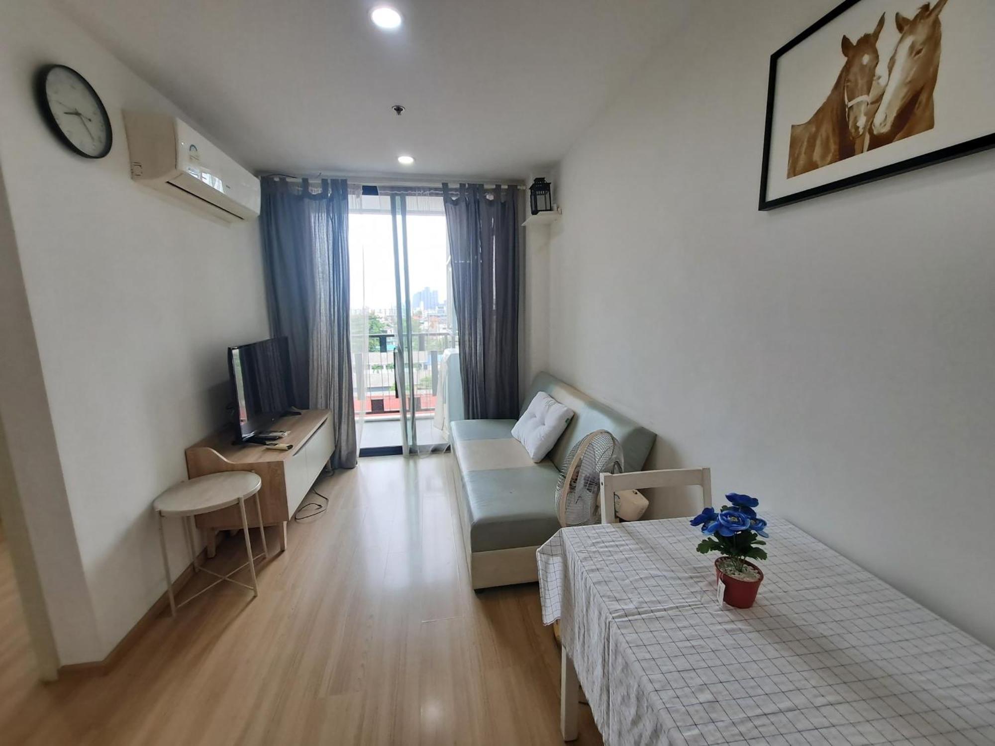 Condo In Bangkok With Swimming Pool Near Malls And Train エクステリア 写真